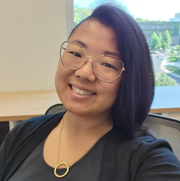 Meet your Posher, Carolyn - Picture 1 of 1